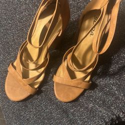 Beige/Brown Wedges 