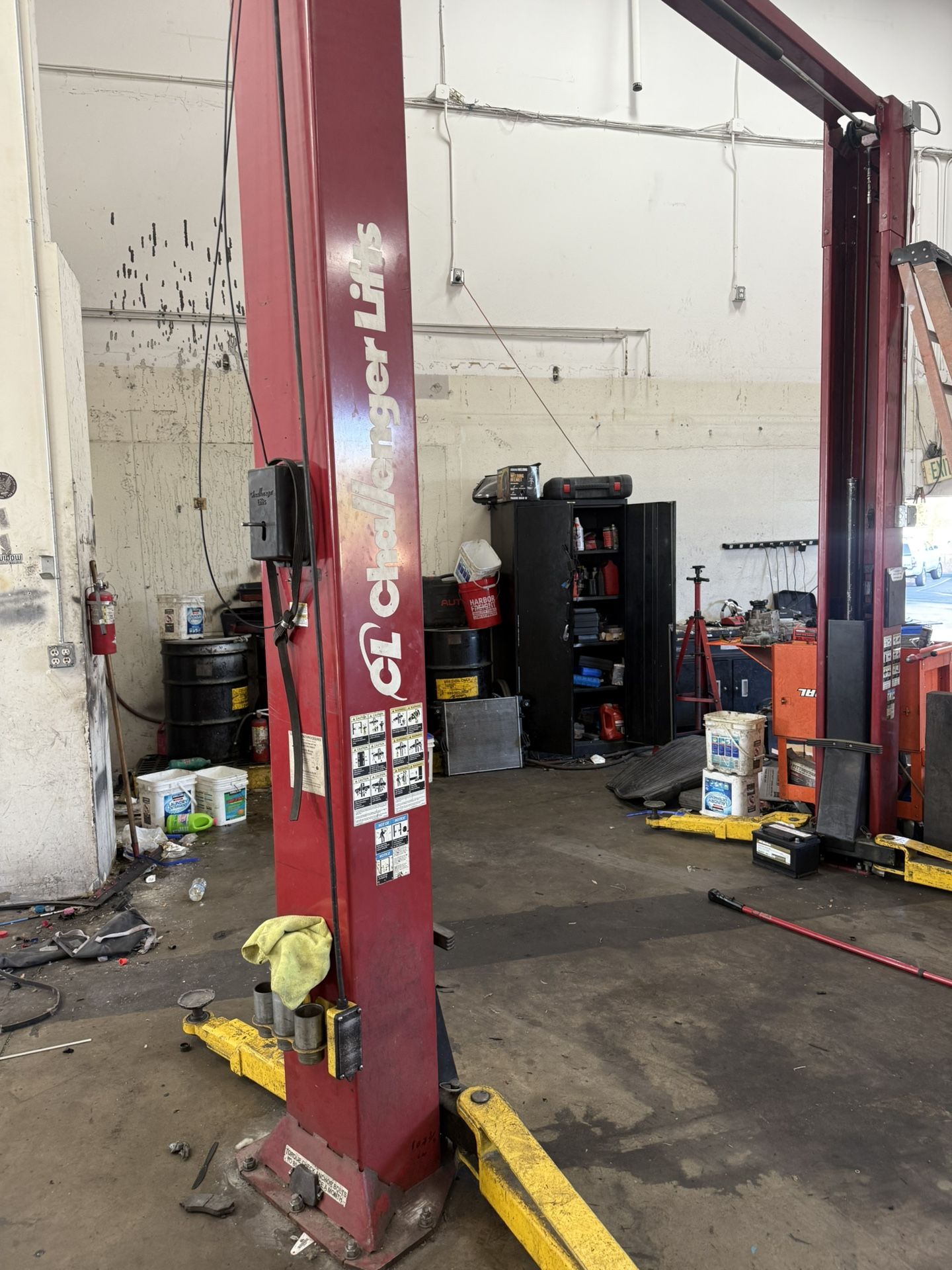 Challenger 2 Post Car Lift