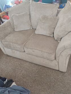 Sofa ** PICK UPS ONLY**