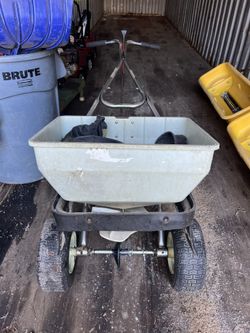 Shindawai Stainless Steel Salt Spreader