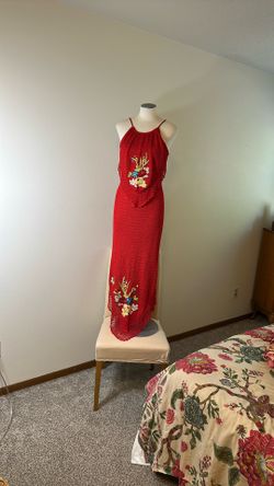 Cache , Rare, Vintage Red, Embroidered, Vibrant And Beaded Gala Gown