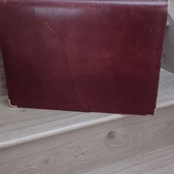 TUMI USED BRIEFCASE/ Burgundy Leather