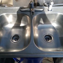 STAINLESS STEEL SINK make Offer 