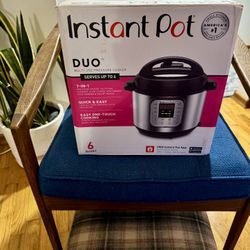 NEW IN BOX Instant Pot Duo, 7-in-1, 6 Quart