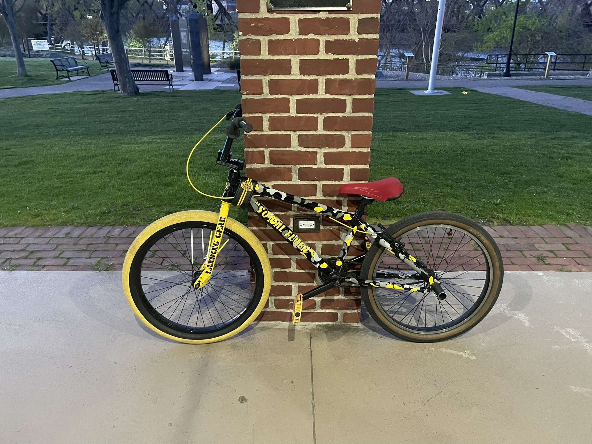 Yellow Camo 24” SE Bikes So Cal Flyer,Read Description For Details 