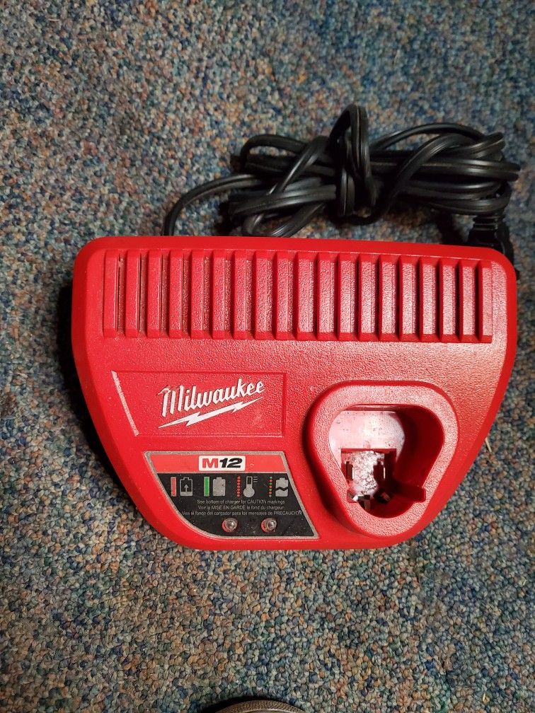 Milwaukee 12v Charger
