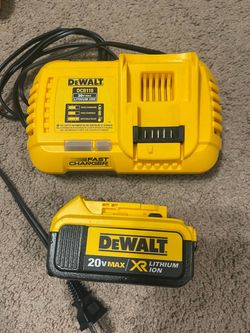 DeWalt DCB118 Fast Charger and 20V MAX XR Lithium Ion Battery DBC204