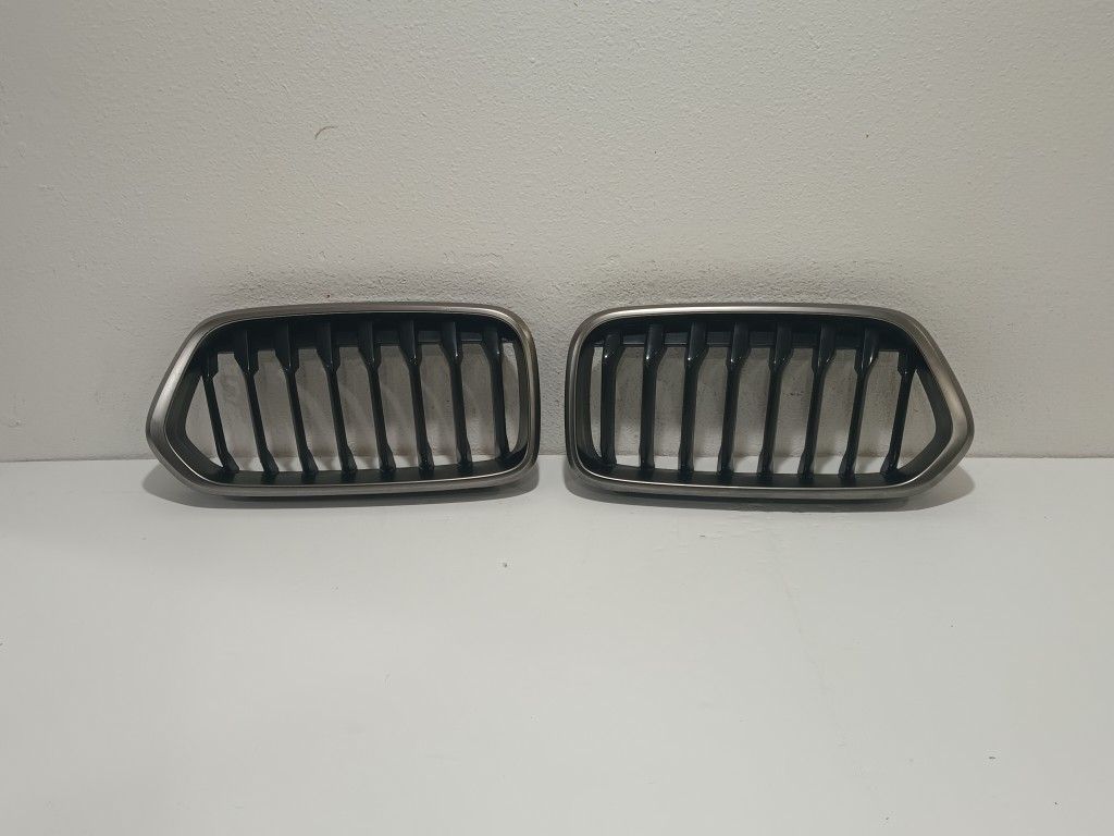 2018 2020 BMW X2 F39 RIGHT AND LEFT SIDE FRONT RADIADOR GRILLE SET OEM