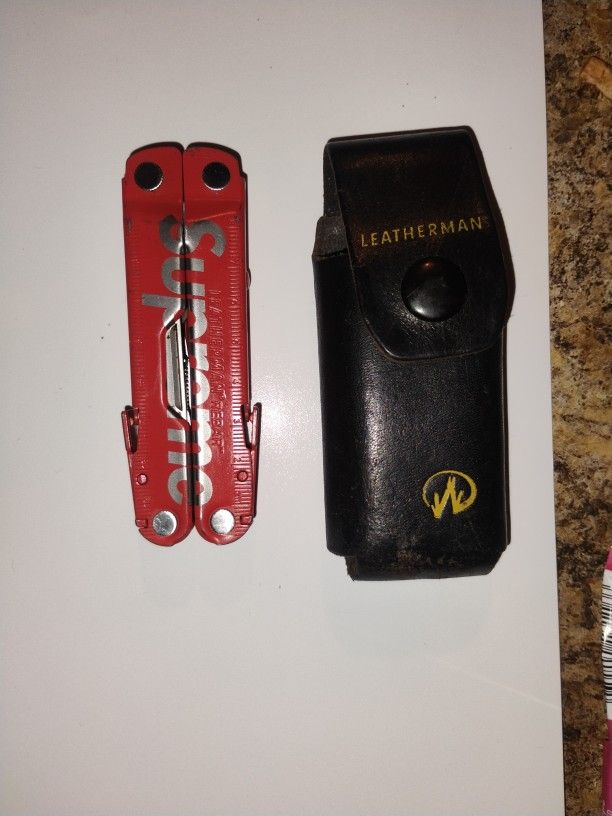Supreme Leatherman Multi tool And Belt Loop Sheeth
