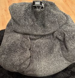 Gently Used Kids (6-12) UGG Faux Fur Bean Bag Chair With Side Pocket Please Read Post Before Messaging