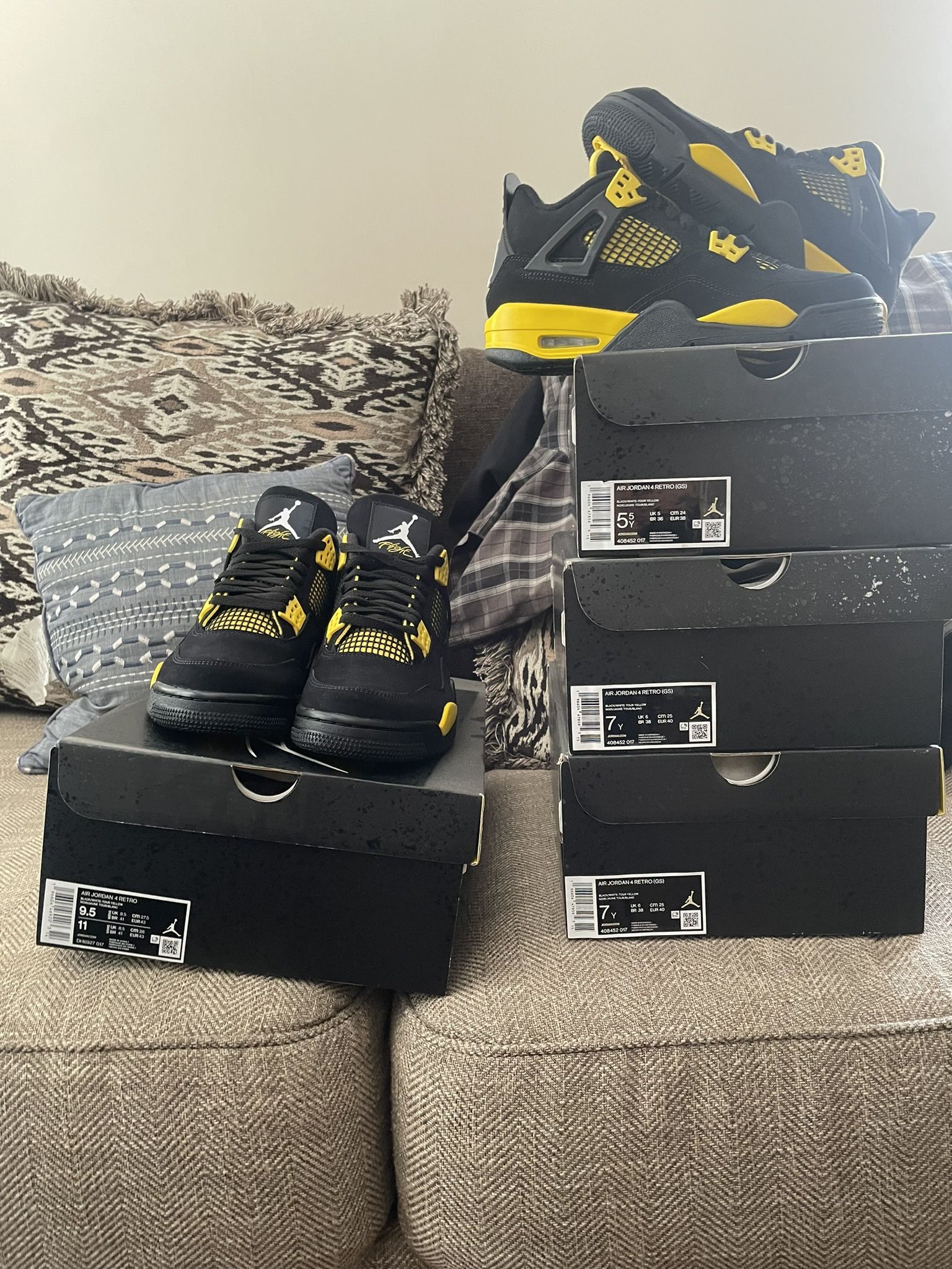 Jordan 4 Retro Thunder 2023