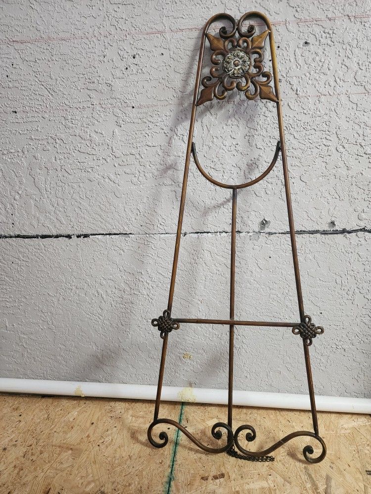 Metal Stand Isol
