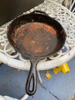 Cast iron skillet