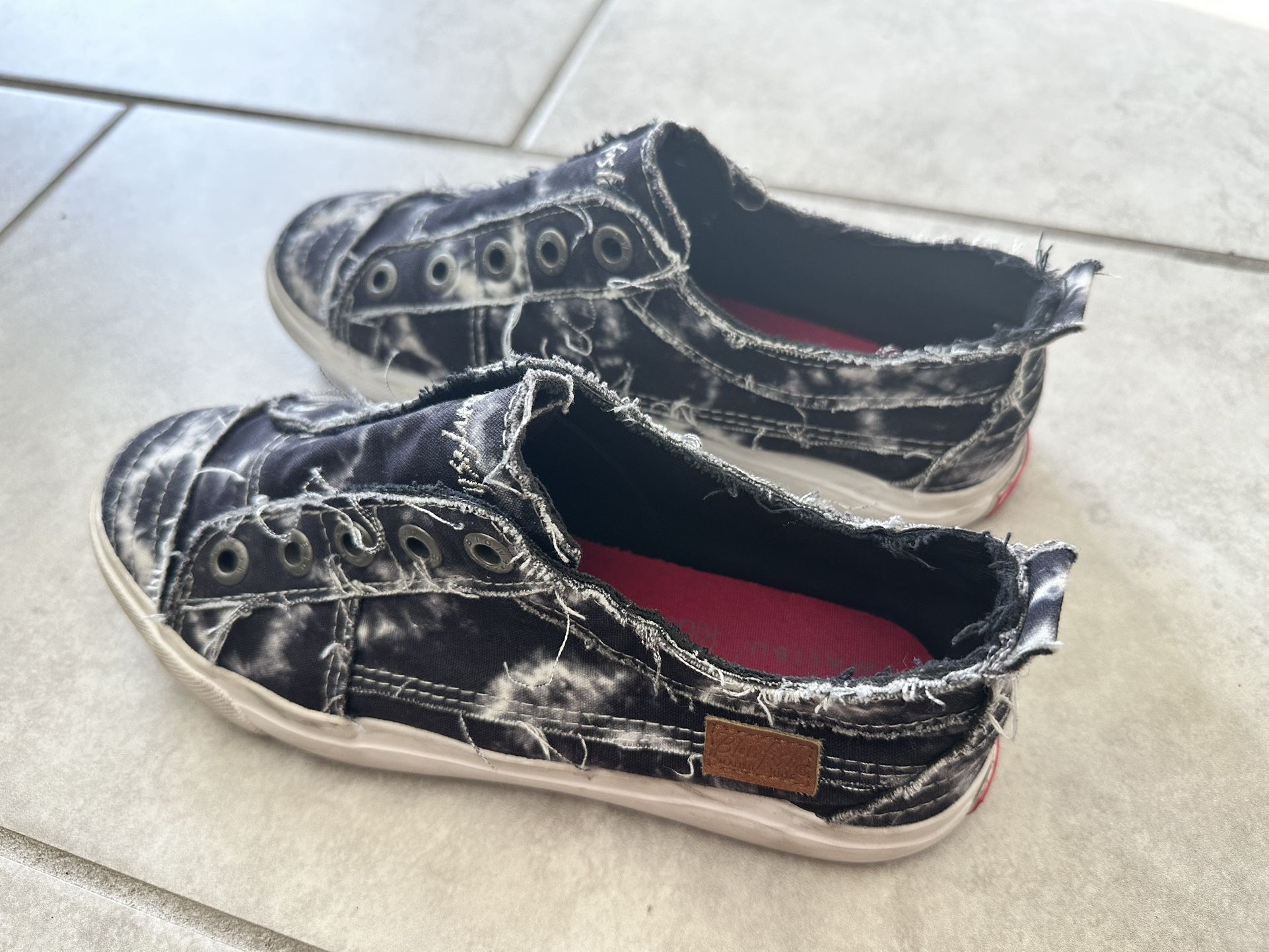 Blowfish Malibu Black Tie-Dye Slip-on Women/Girls Shoes - Size 7