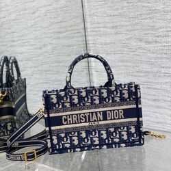 Mini book Tote blue Oblique Embroidery             21.5 x 13 x 7.5 cm