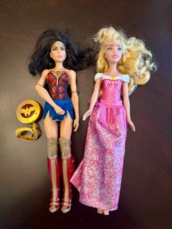 Set of Barbies - Princess Aurora & Wonder Woman