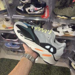 Yeezy 700 Wave Runner