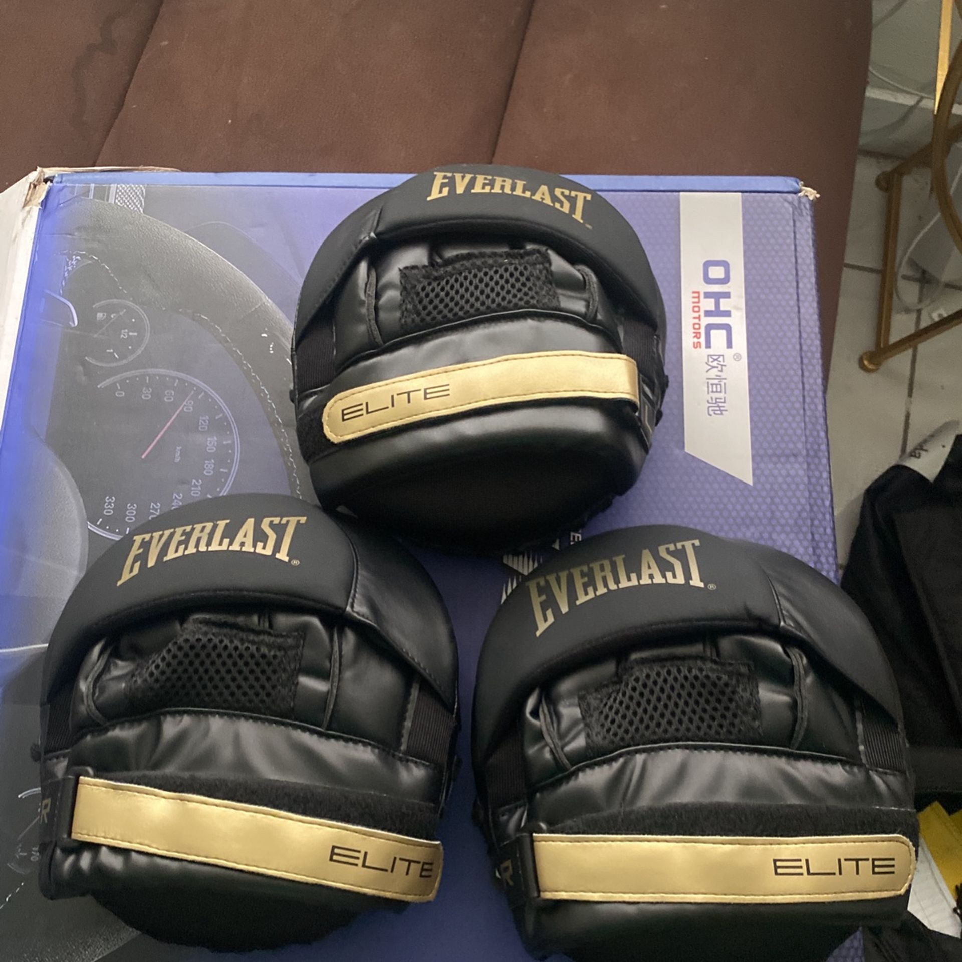 Everlast Elite 4 Punch Mitts
