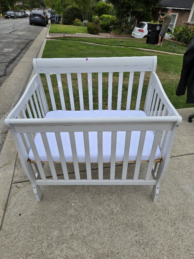 Small Baby Crib