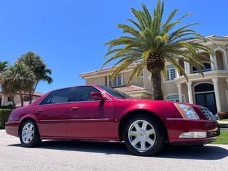 CADILLAC DTS SEDAN