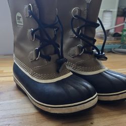 Sorel Winter Boots Sz 4