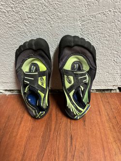 Little Kids Size 11/12 Water Shoes