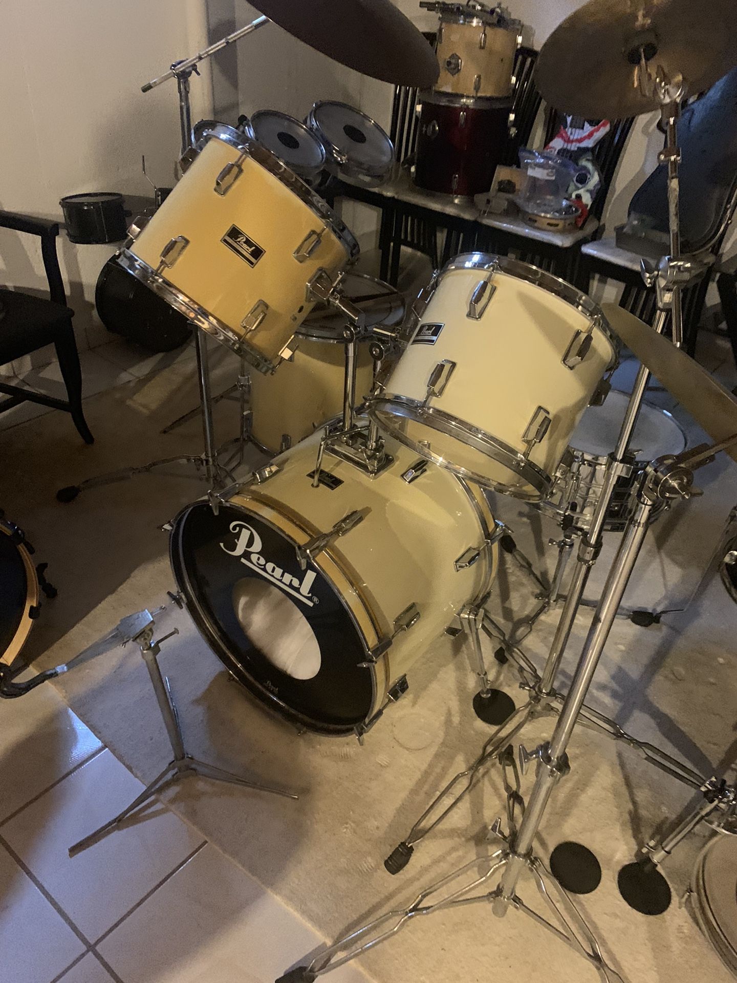 Vintage   Pearl Drums   Complete  Well Maintained  
