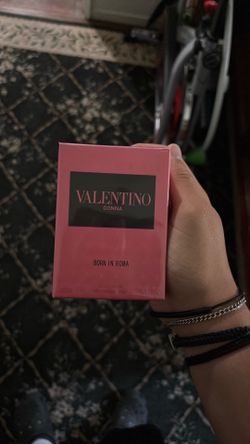 Valentino born in Roma Perfume