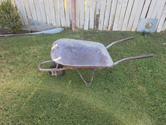 Single Wheel Metal Wheelbarrow