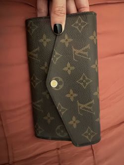 Authentic Sarah wallet