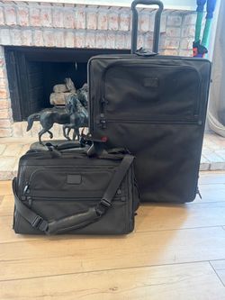 Tumi 2-Piece Black Luggage Set
