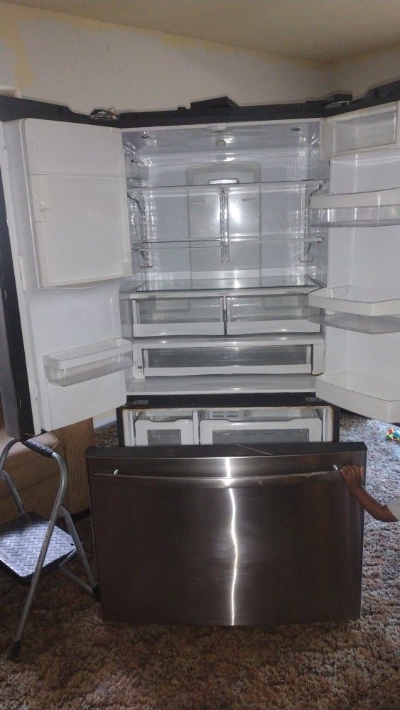 Refrigerator 