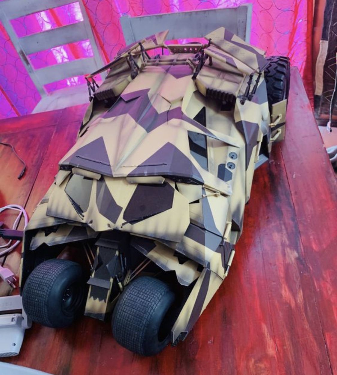 Hot Toys MMS 184 Dark Knight Rises Batman Batmobile Tumbler