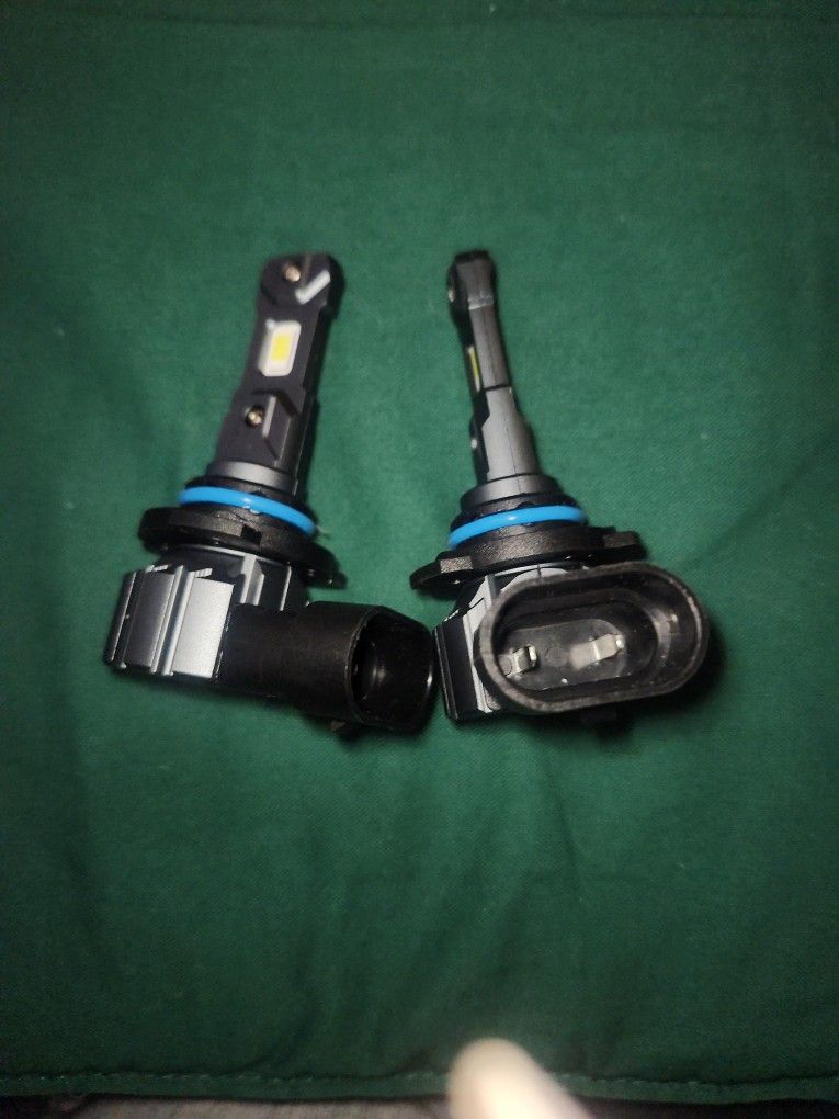 PAIR OF H8/H11 FOG LIGHTS