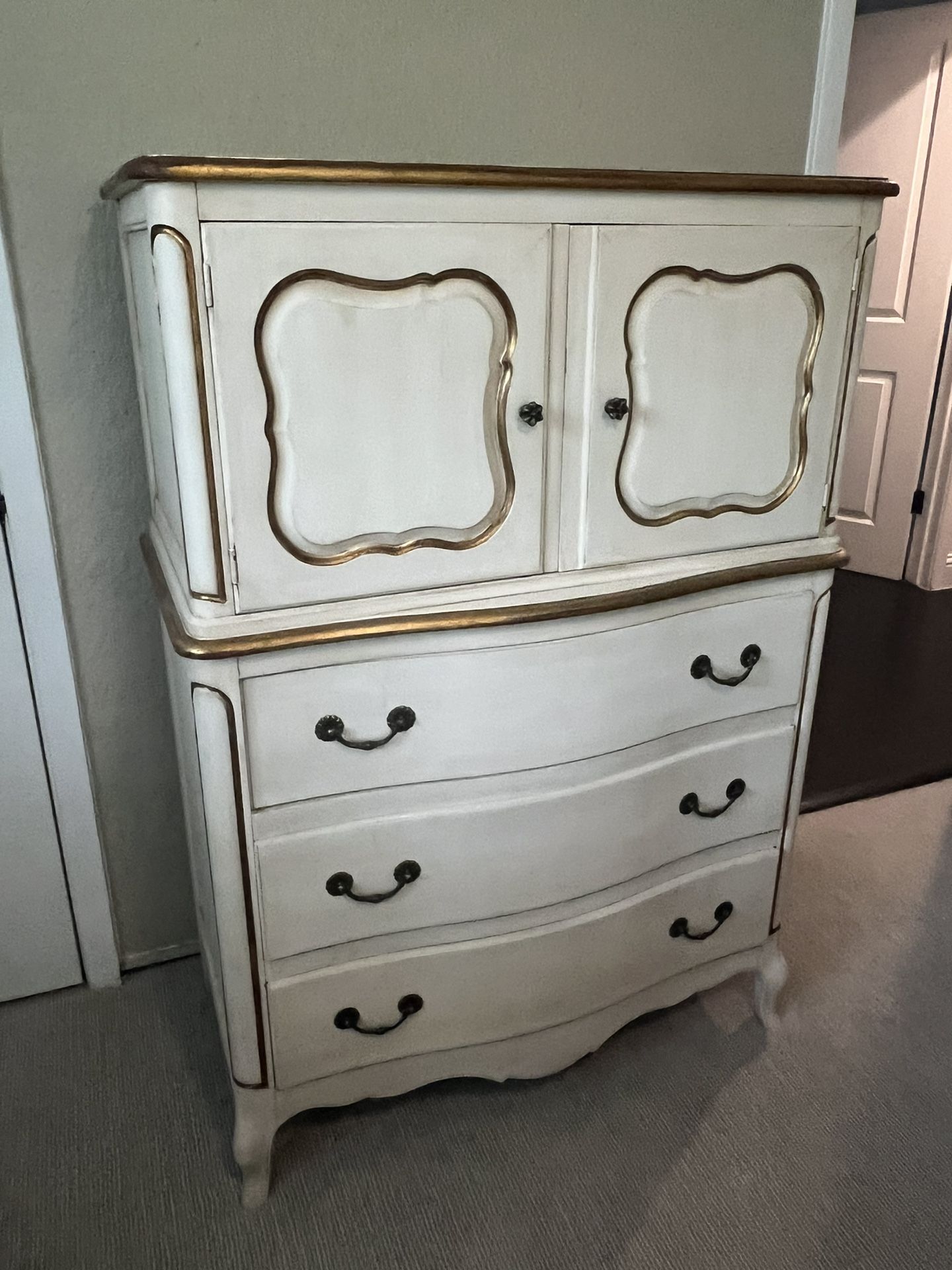 Antique 6- Drawer Dresser 