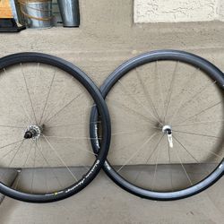 Carbon Wheels. 10 Speed
