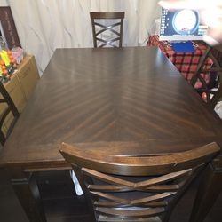 Table/extended Leaf And 4 Chairs