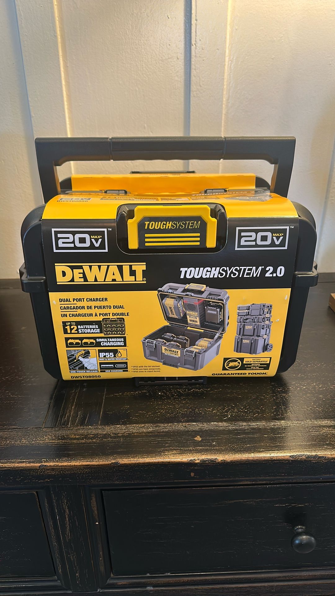 DeWalt Toughsystem 2.0 battery Charging Box