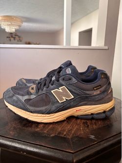 New Balance 2002R  Size 10,5