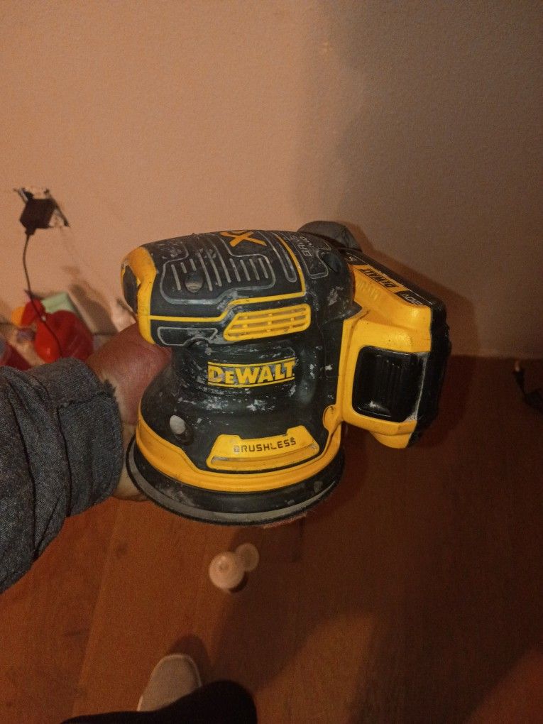 DeWalt Sander