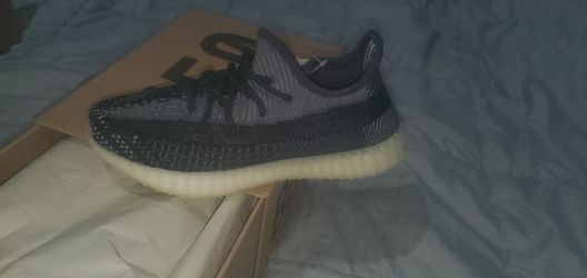 YEEZY BOOST 350 V2