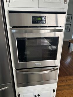 Frigidaire 24” Stainless Gas Wall Oven w/ Broiler