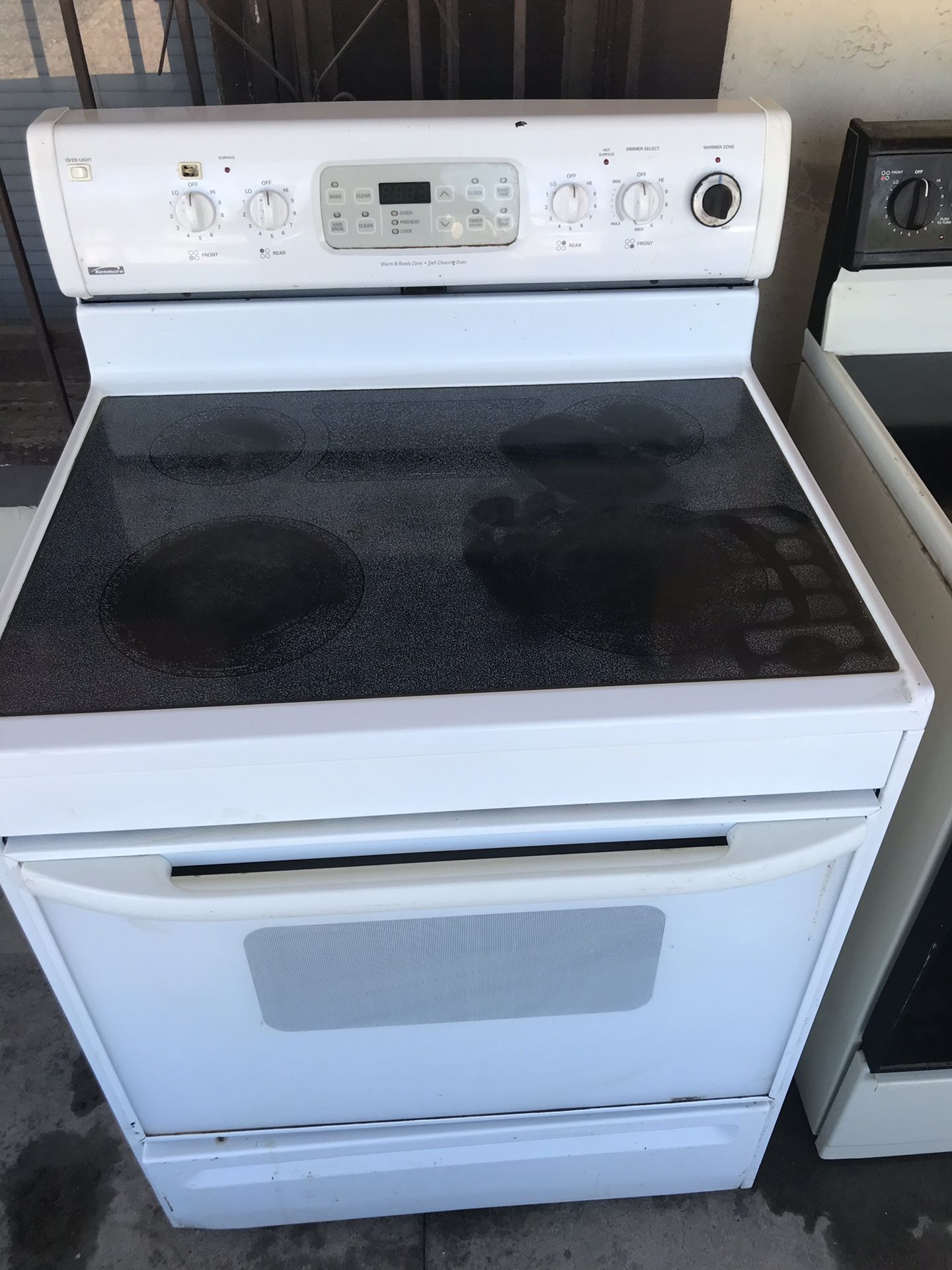 Kenmore electric stove $100
