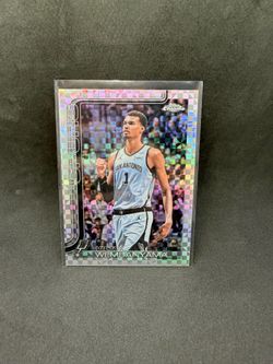 Victor Wembanyama Topps Chrome Prizm Refractor Card