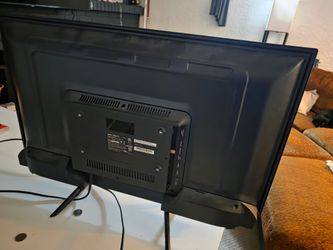 ROKU TV ONN with remote and hdmi cable