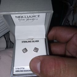 Silver Earrings With Diamonds 