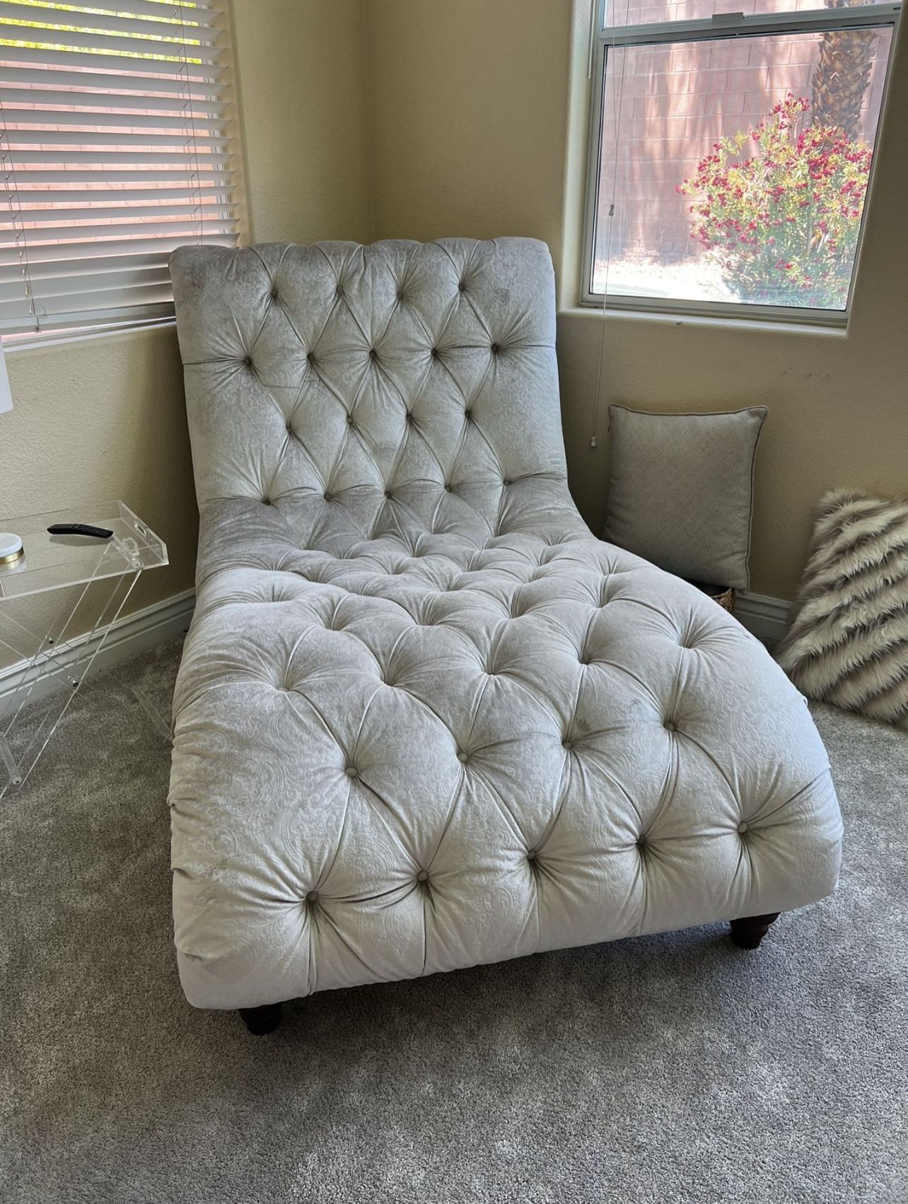 Chaise lounge chair for Sale in Las Vegas, NV OfferUp