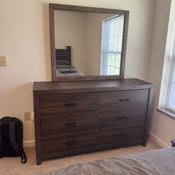 Exeter Dresser With Mirror