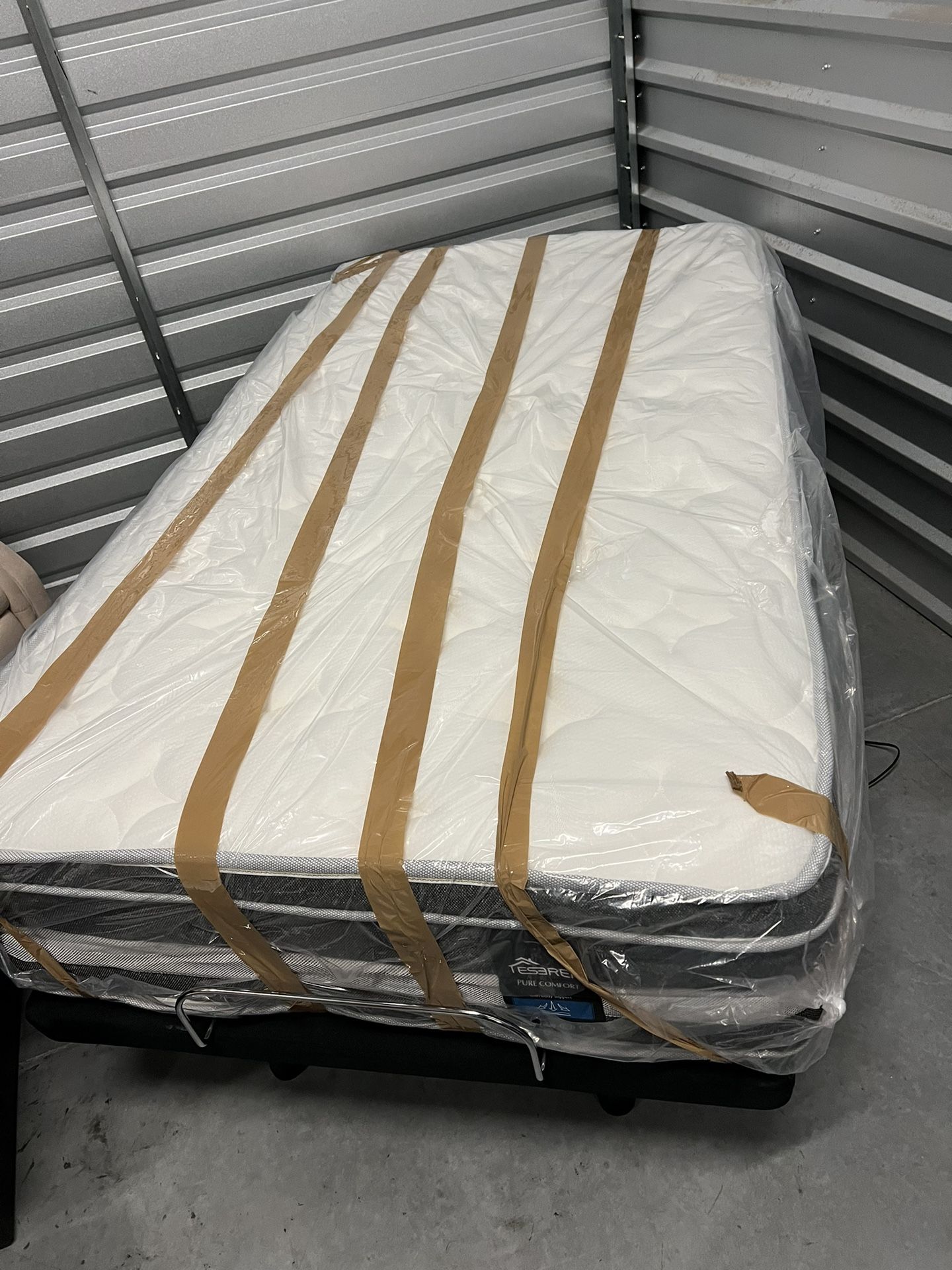 **NEW** TWIN ADJUSTABLE BED WITH MATTRESS