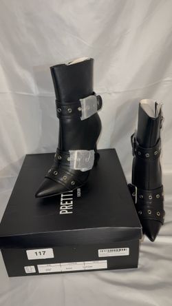 Pretty Little Thing pointed  toe buckled  Boots